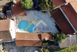 Prilika za investiciju! - 2 kuće u Istarskom stilu, Kanfanar, House