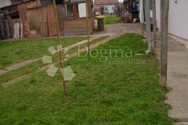 Dvije kuce na placu od 1000 m² ,Josipovac, Osijek - Okolica, Maison