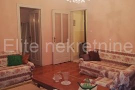 Vidikovac - prodaja prostranog stana sa garažom, 95.30 m2, Pula, Appartamento