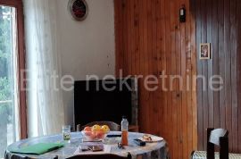 Orehovica - prodaja obiteljske kuće sa 4 etaže, 260 m2, Rijeka, Σπίτι