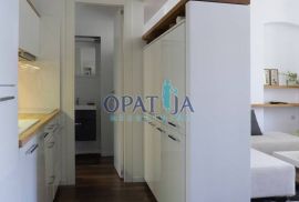 OPATIJA - Kompletna opatijska villa, odlična prilika za investiciju, Opatija, House