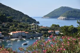 Prodaja građevinskog zemljišta s lokacijskom dozvolom na otoku Koločepu, blizina Dubrovnika, Dubrovnik - Okolica, Arazi