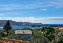 Otok Krk - villa s prekrasnim pogledom i bazenom, Krk, Дом