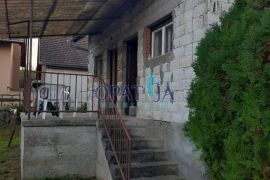Konjščina okolica manja kuća s garažom i dvorištem 1000 m2, Konjščina, Дом