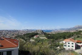 Solin Mravince kuća sa pogledom na more i Split 261,50 m2, Solin - Okolica, Kuća