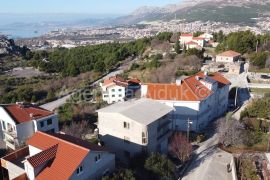 Solin Mravince kuća sa pogledom na more i Split 261,50 m2, Solin - Okolica, Kuća