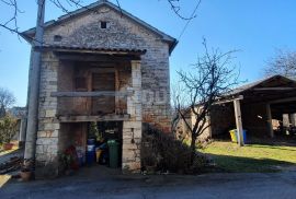 ISTRA, PAZIN - Samostojeća kamena kuća s adaptiranim krovom i prostranom okućnicom, Pazin - Okolica, بيت
