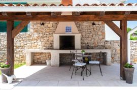 Predivna villa na mirnoj lokaciji, Labin,okolica, Istra, Labin, Famiglia