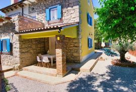 Kamena dvojna kuća na mirnoj lokaciji, Labin,okolica, Istra, Labin, Maison