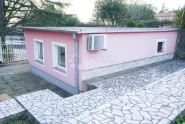 Vežica - samostojeća kuća na top lokaciji!, Rijeka, Casa