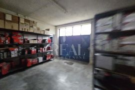 Hala za proizvodnju ili skladište 420 m2,P+1, Matulji, Commercial property