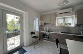 Prodaja kuće na Gornjem Zametu  P+1 164 m2 i 1250 m2 okućnice, Rijeka, Maison
