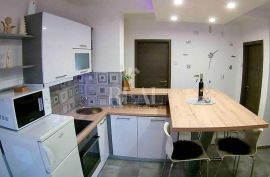 Prodaja adaptiranog stana na Rastočinama 2S+DB  50 M2, Rijeka, Appartamento