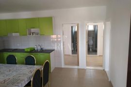 Prodaja novouređene kuće u Gornjem Karinu P+1  156 M2, Obrovac, Kuća
