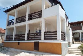 Prodaja novouređene kuće u Gornjem Karinu P+1  156 M2, Obrovac, Famiglia