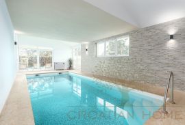 Luksuzno opremljena vila sa unutarnjim i vanjskim bazenom - rijetkost na istarskom tržištu nekretnina!, Žminj, Kuća