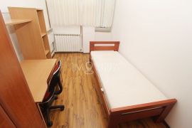 Lijepo namješten četverosoban stan za najam, Grbavica, Novo Sarajevo, Appartment