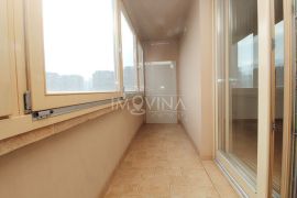 Dvosoban stan dvostrane orjentacije u centru Zenice, Zenica, Apartamento