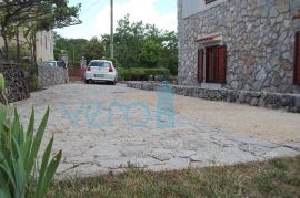 Otok Krk, Dobrinj, okolica, adaptirana kamena kuća sa velikom okućnicom, Dobrinj, Casa