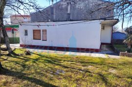 Jadranovo, okolica Crikvenice - dvojna kuća 270m do mora, prodaja, Crikvenica, Kuća