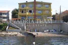 APARTMANSKA KUĆA NA SAMOJ PLAŽI, Zadar - Okolica, Σπίτι