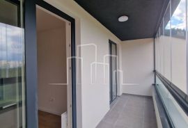 Useljiv i uknjižen Apartman jedna spavaća soba 37m2 sa terasom Snježna dolina Resort Jahorina, Pale, Flat