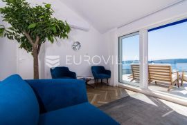 Trogir, Čiovo, moderan penthouse s panoramskim pogledom na more, Trogir, Appartamento