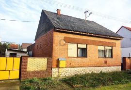 Čepin, Osijek, centar samostojeća kuća ,garaža ,vrt, Čepin, Casa