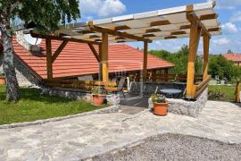 Plitvička jezera - Motel i restoran na odličnoj lokaciji! 1.350.000€, Rakovica, Propriedade comercial