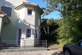 Prodaja kuće 5 km od centra Crikvenice  P+1  200 M2, Vinodolska Općina, Ev