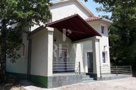 Prodaja kuće 5 km od centra Crikvenice  P+1  200 M2, Vinodolska Općina, Ev