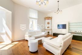 Zagreb, Zrinjevac luksuzan namješten četverosoban stan NKP 120 m2, prvi kat, Zagreb, Apartamento