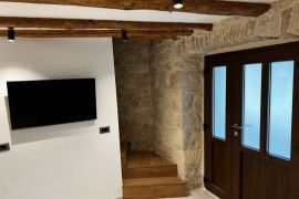 Renovirana kamena kuća, Vižinada,okolica, Istra, Vižinada, Kuća