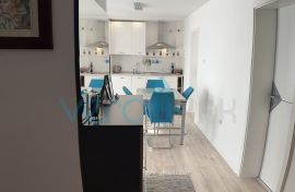 Malinska, otok Krk, prekrasan stan u prizemlju 60 m2, okućnica 40 m2, prodaja, Malinska-Dubašnica, Apartamento