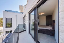 Eksluzivna villa sa bazenom,370 m2,S+P+2,garaža,pogled na more, Trogir, بيت
