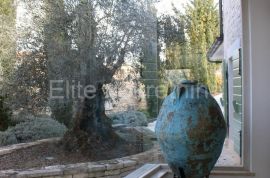 Smoljanci - prodaja kamene ville sa bazenom, 247.44 m2, Svetvinčenat, Дом