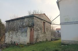 Kamena kuća za adaptaciju, Pićan, Casa