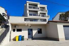 MARTINKOVAC, RIJEKA - Samostojeća kuća novije gradnje s panoramskim pogledom, Rijeka, Ev