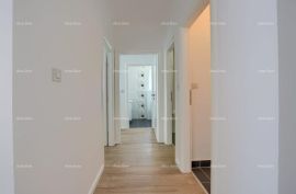 Stan Prodajemo stan u novoj zgradi sa liftom., Pula, Διαμέρισμα