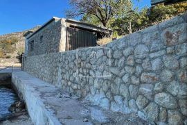 Starigrad okolica - kuća dalmatinskog stila gradnje 227 m2, prvi red do mora! 495000€, Starigrad, Famiglia