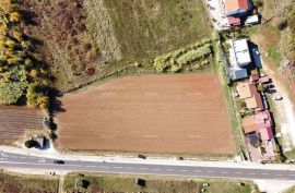 Građevinsko zemljište Prodajemo veliko zemljište na odličnoj lokaciji u Umagu!, Umag, Γη