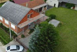 Kuća PRODAJA, s pomoćnim zgradama i velika okoćnica, Vrbovec, Kuća