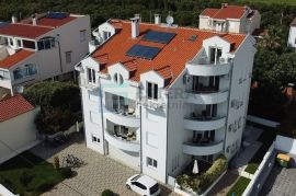 Apartmanska kuća s 10 app i bazen!, Zadar - Okolica, Σπίτι