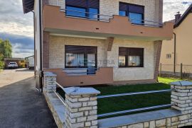 Kuća prodaja Vrbovec  300 m2 + poslovni prostor, Vrbovec, بيت
