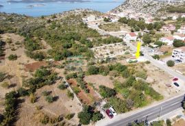 Prodaja zemljišta 1700 m2 blizina mora i jezera Vrana, Pakoštane, Tierra