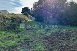 Prodaje se građevinsko zemljište u Premanturi, Medulin, Tierra