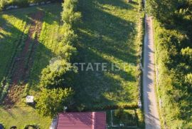 Prodaje se građevinsko zemljište u Juršići, Svetvinčenat, Land
