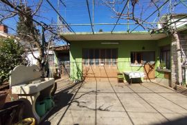 Prodaje se obiteljska kuća samo 150 m od mora u Fažani, Fažana, Maison