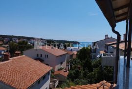 Prodaje se velika kuća samo 100 m od mora u Pješčanoj uvali, Medulin, Kuća