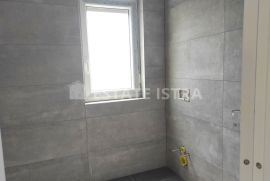 Penthouse u novogradnji sa ogromnom terasom, Pula, Stan